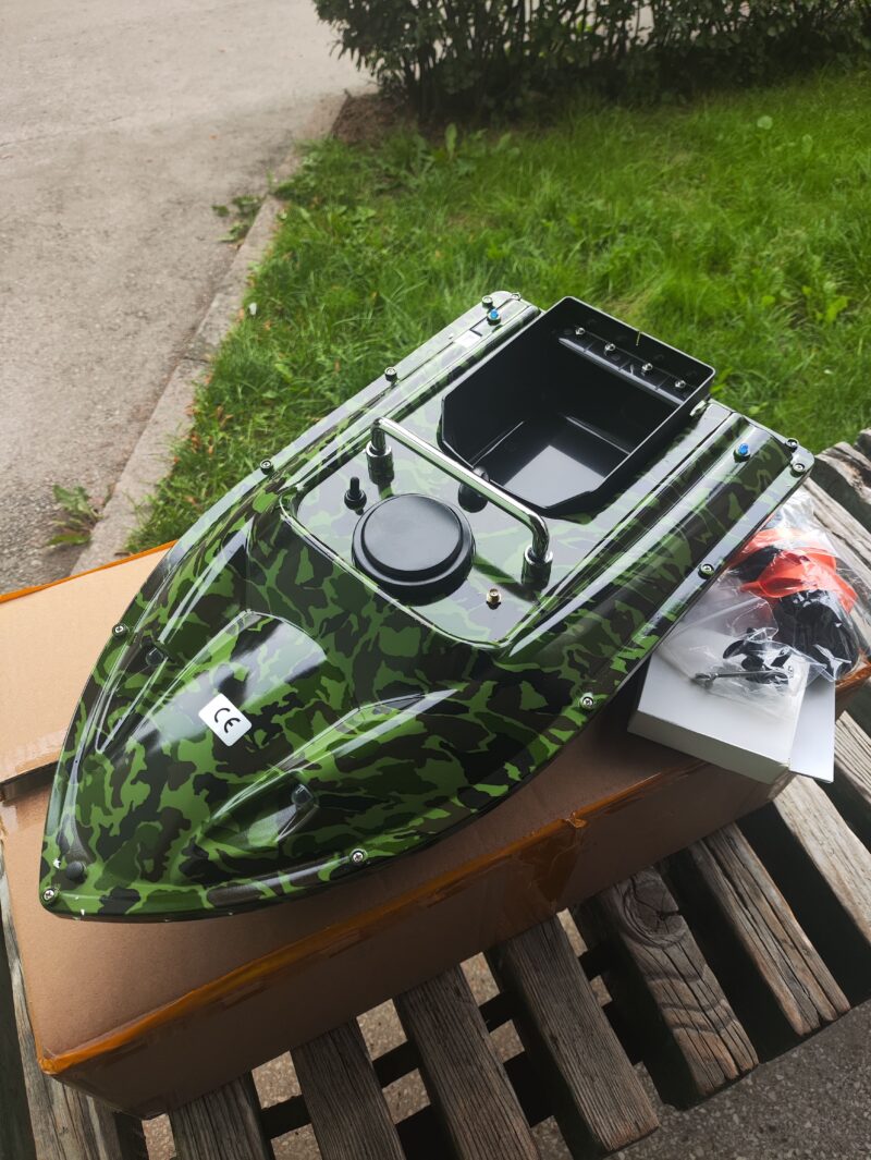 Kamufliažinis pašaro masalo gabenimo laivelis be GPS su integruota 5200mAh baterija