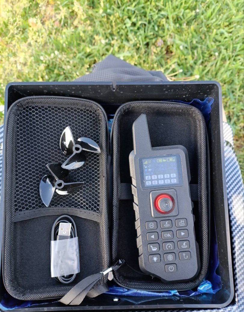 Manuowell GTR GPS Pašaro laivelis su gylio ir temperatūros sensoriumi